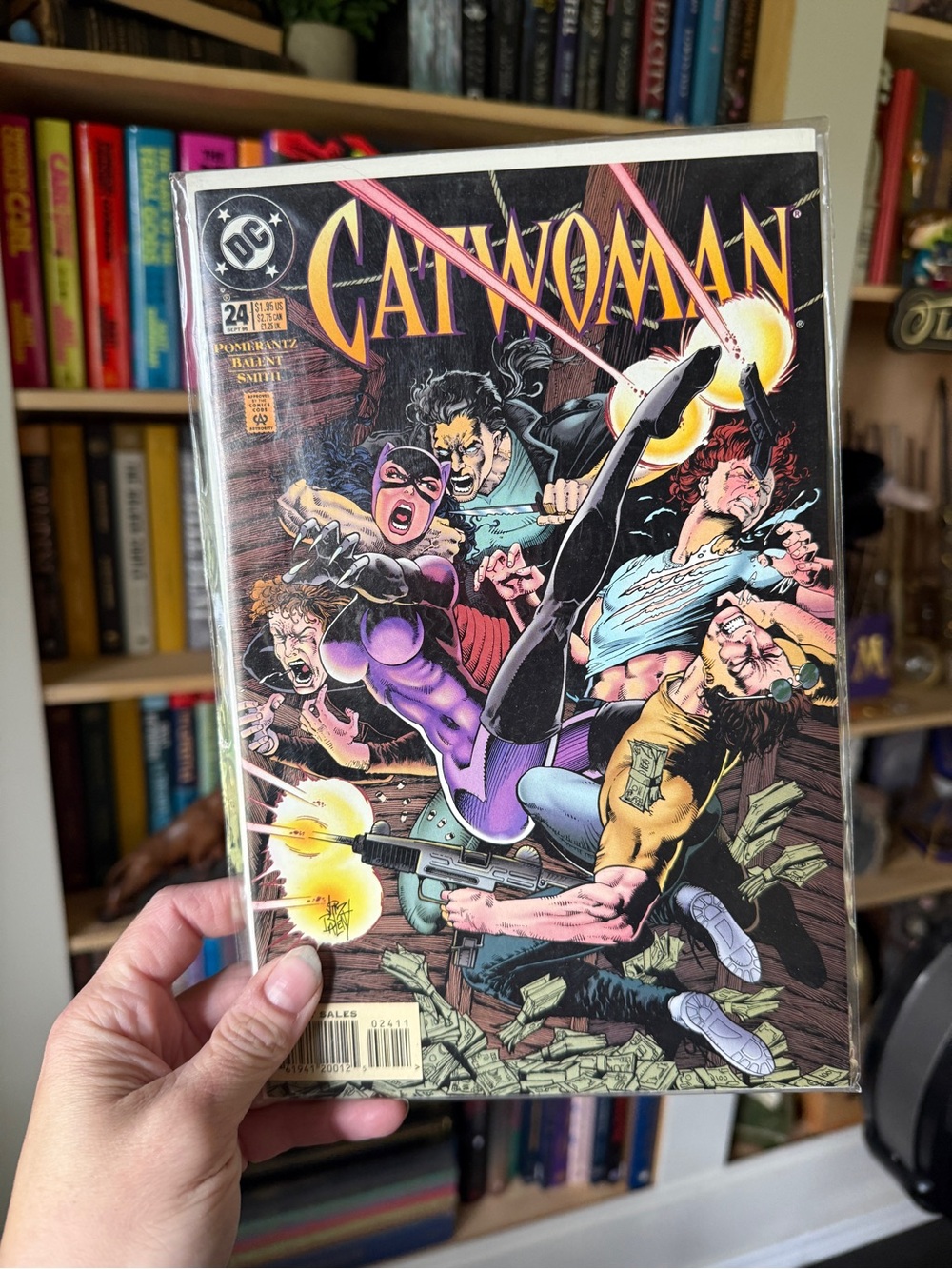 Dc comics catwoman #24 vintage comic